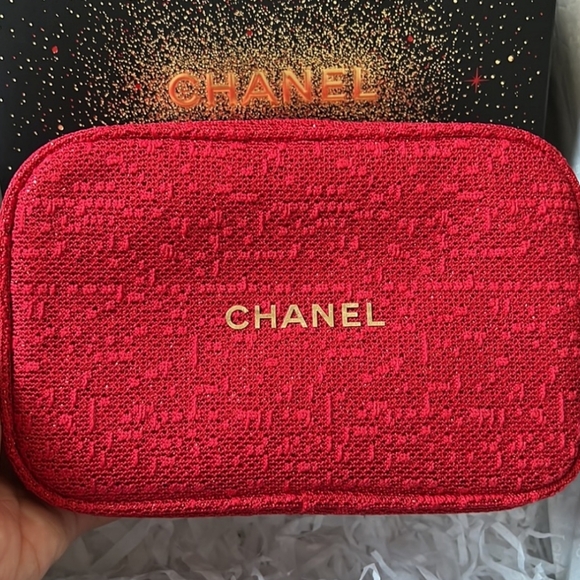 CHANEL RED TWEED COSMETIC Makeup BAG Pouch Holiday Limited Edition NEW UNUSED - Picture 1 of 5
